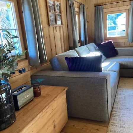 Berghaus Wiesegg - Uriges Tiroler Apartment Fuegenberg