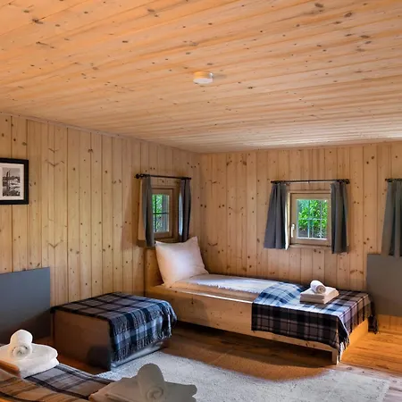 Berghaus Wiesegg - Uriges Tiroler Apartment Fuegenberg