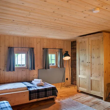 Apartment Berghaus Wiesegg - Uriges Tiroler Fuegenberg