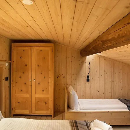 Berghaus Wiesegg - Uriges Tiroler Apartment *