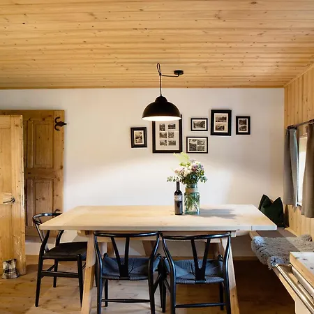 Berghaus Wiesegg - Uriges Tiroler Apartment *