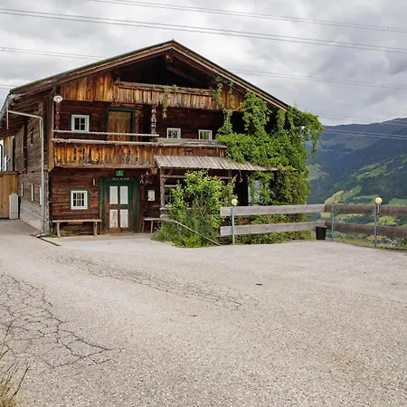 Berghaus Wiesegg - Uriges Tiroler Apartment Fuegenberg
